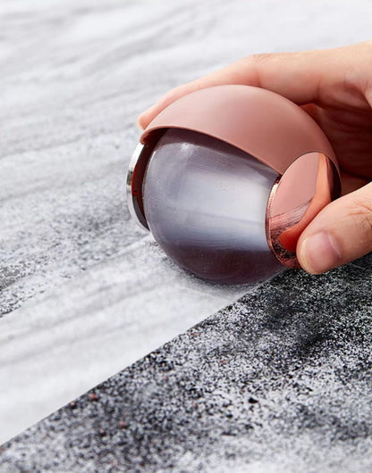 AtrapaPelos Express® Disfrutar de tus mascotas y mantén tu ropa y tu hogar impecables.